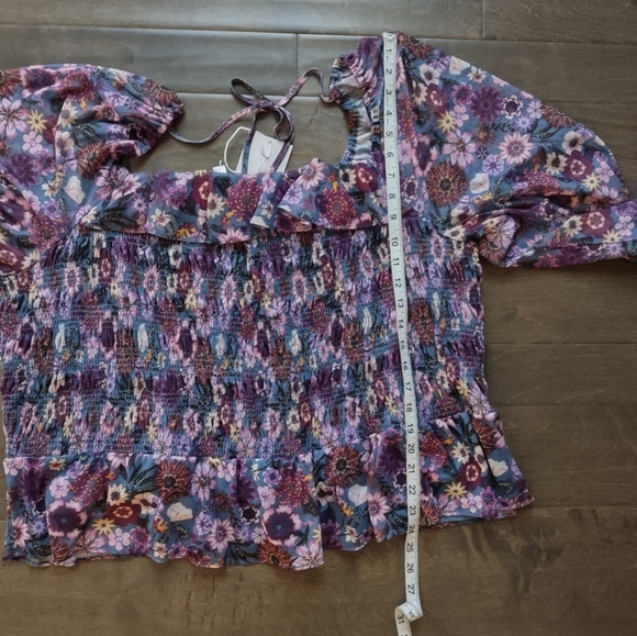 LC Lauren Conrad Smocked Floral Print Top NWT - Picture 14 of 15
